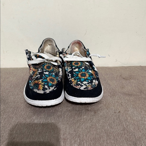 Source Unknown Floral Patterned Women Shoes  Black and Multicolor - Picture 5 of 5